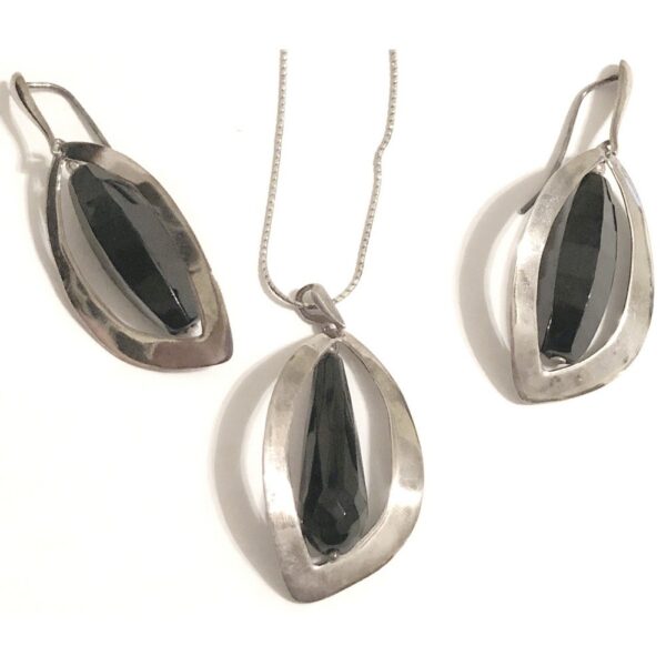 Pendant – Sterling Silver with Onyx